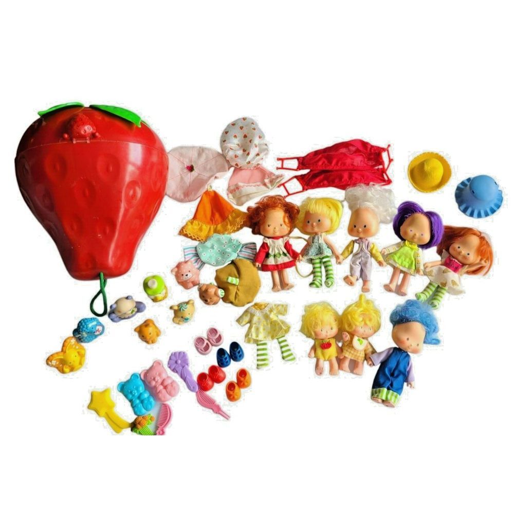 Strawberry Shortcake and Friends Dolls and Accessories with Carrying Case